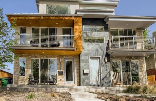 Sloan Lake House | ✰NEW ✰ 3500ft² Luxury✰ Central✰ Game Room✰ Rooftop