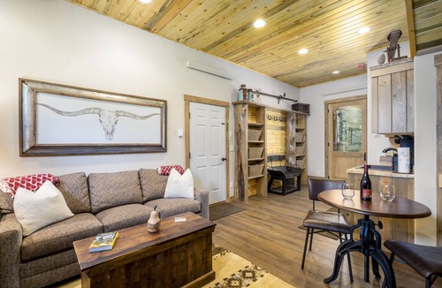 Steamboat Springs Cabin | NEW ABSOLUTE TRANQUILITY! Log cabin, professionally decorated, stunning view