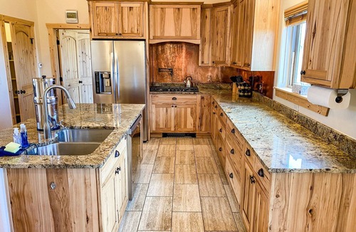 Hartsel Cabin | New! Beautiful & Spacious Modern Home on 8+ Acres - Peaks & Prairies Retreat