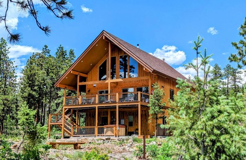Columbine Lake House | New Cabin-On Nat'l Forest-Hot Tub-3mi to Ski-4Kings-Private Nature Trail-Fishing