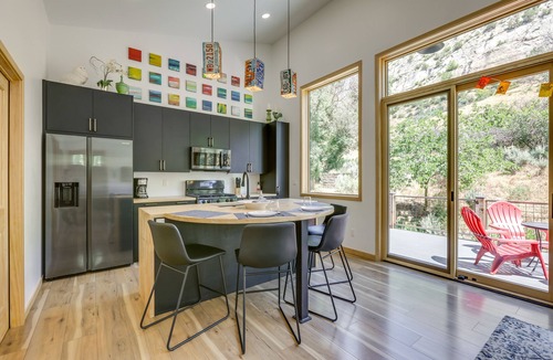 New Castle House | New Castle Getaway w/Grill & Mountain Views!