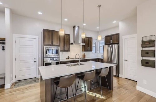 Northfield Apartment | New Central Park Home! Near DIA,20mins to Downtown