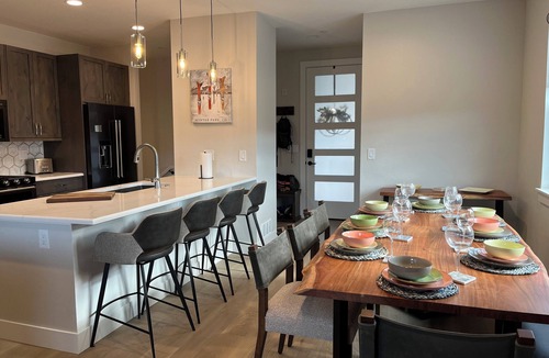 Rendezvous House | New chalet near skiing, hiking, fishing w/private hot tub, and mountain views