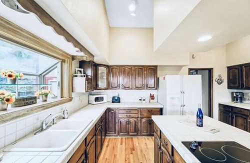 Larkspur House | *NEW!* Country setting near AFA, Venues, & Lake