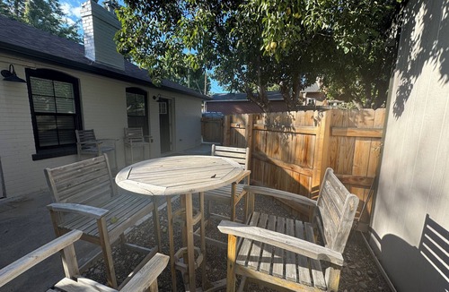 Berkeley House | NEW! Cozy Berkeley Bungalow, walking distance to 25+ shops & eateries!