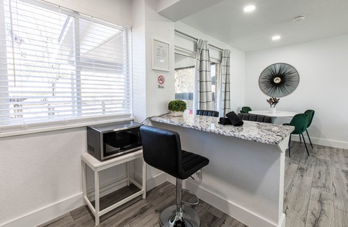 Northglenn House | NEW Cozy Renovated Townhome | 25 min to Denver