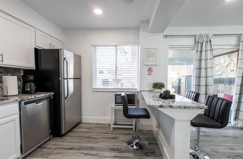 Northglenn House | NEW Cozy Renovated Townhome | 25 min to Denver