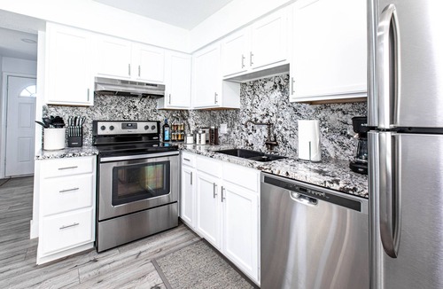 Northglenn House | NEW Cozy Renovated Townhome | 25 min to Denver