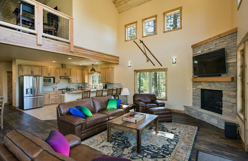 Columbine Lake House | New Custom Home with Large Decks - Amazing Views - Pool Table/New Hot Tub