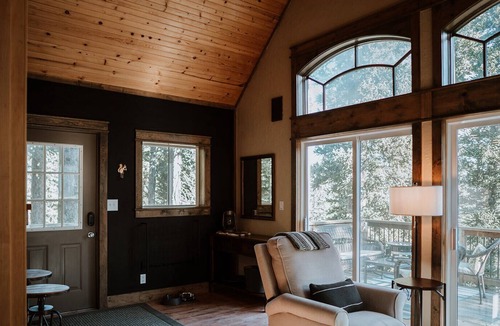Valley of the Sun House | New! Cute, clean and cozy nestled among the pines