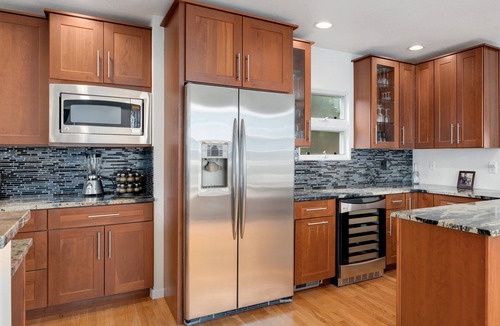 Alamo Placita House | New Denver Escape. 3 bedroom. Near everything.