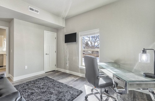 Northeast Colorado Springs Condo | New Downstairs Condo-mins to downtown-Pet Friendly