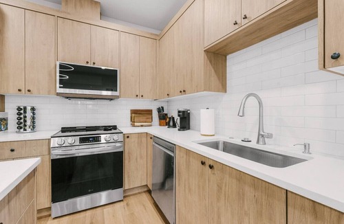 Gresham House | New Evergreen Home | Office | Full Kitchen | Yard