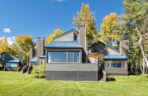 Snowmass Village Condo | New! Family friendly Snowmass retreat w. hot tub and pool. 5 minutes to resort!