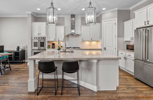 Lone Tree House | New! Gourmet Kitchen - Close to Lone Tree and Bluffs Regional Park - 30+ Day