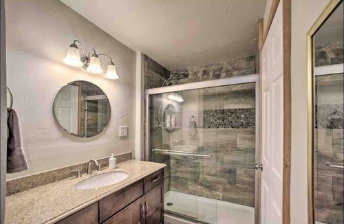Palmer Lake House | NEW Historic Palmer Lake 2 bedroom with a VIEW!
