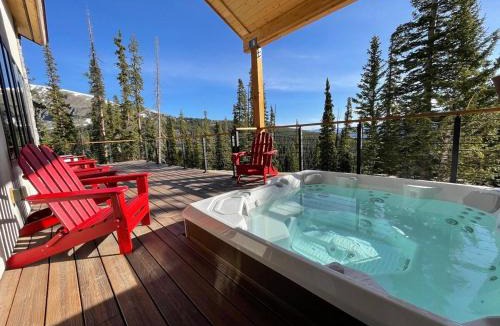 Quandary Village House | NEW Hot Tub Haven with Panoramic View - Blue River