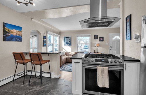 Sunnyside House | NEW! Hot Tub House w/Theater, Firepit, Big Backyd