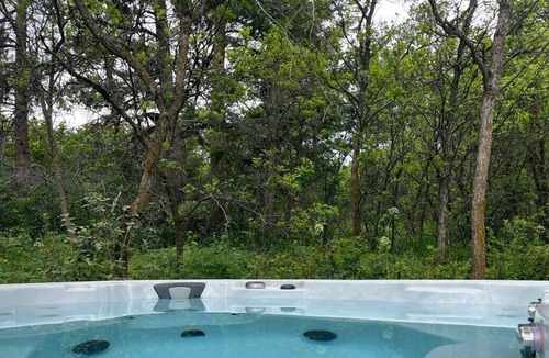 Palmer Lake House | NEW HOT TUB Sunny Palmer Lake home in the Glen