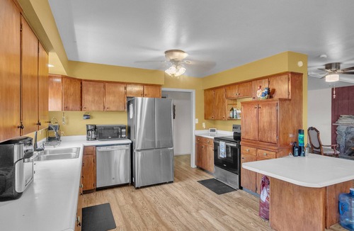 Canon City House | NEW! House of Broken Dove 5-Bedroom Home - Handicap accessible - Pets Allowed