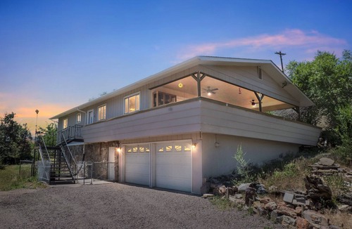 Canon City House | NEW! House of Broken Dove 5-Bedroom Home - Handicap accessible - Pets Allowed