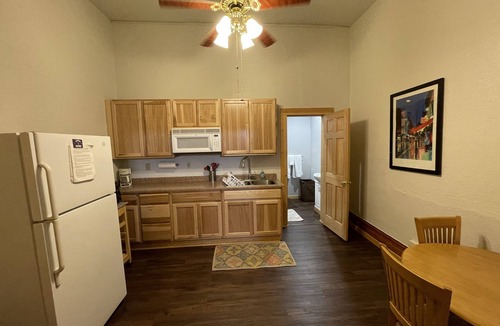 Del Norte Apartment | NEW King Bed Downtown Del Norte Apartment