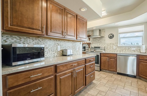 Loma House | NEW! Koko: Mountain Views, BBQ & Patio!