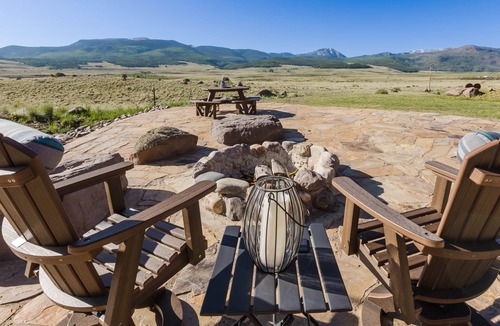 Creede Cabin | New listing! Newly constructed on 77 Acres of Solitude, Amazing Views & Hot Tub