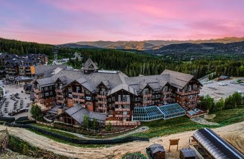 Peak 8 Apartment | NEW LISTING! One Ski Hill Escape condo