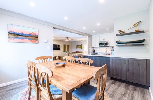 Four O'Clock Condo | New Listing! Updated Condo; Walk to town, Slopes or Hiking