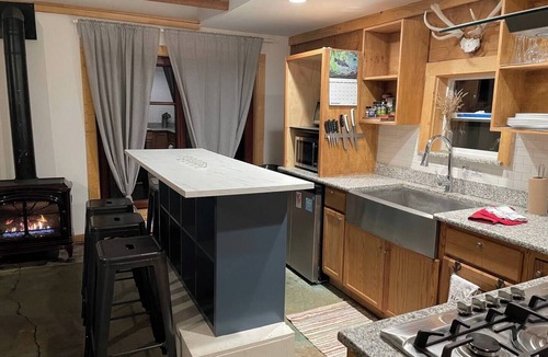 Creede House | New Listing! Walk to Downtown Creede | Pet-Friendly | Mountain Views
