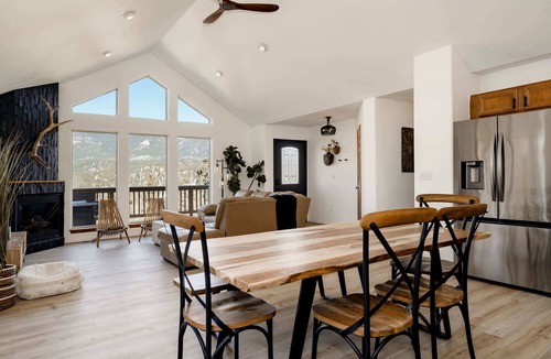 Bailey House | New! Lodge & Dome Theater/Yoga Studio + Hot Tub