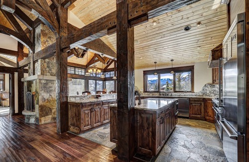 The Highlands Cabin | New! Long Ridge Lodge, Heavenly Views and Private Spa, Quiet Neighborhood.