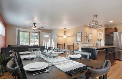 Arvada Plaza Area House | New Lux Jetted Hot Tub Patio & Yard Fast WiFi