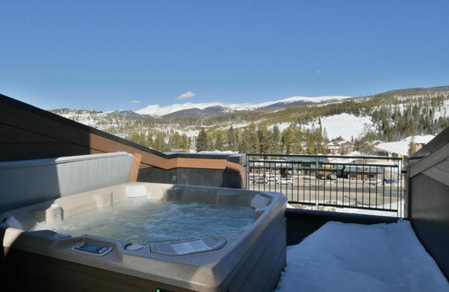 Winter Park House | New Luxury Villa #250 Near Resort With Rooftop Hot Tub & Great Views - FREE Activities & Equipment Rentals Daily
