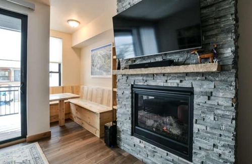 Winter Park House | New Luxury Villa #298 With Roof Top Hot Tub & Great Views - 500 Dollars Of FREE Activities & Equipment Rentals Daily