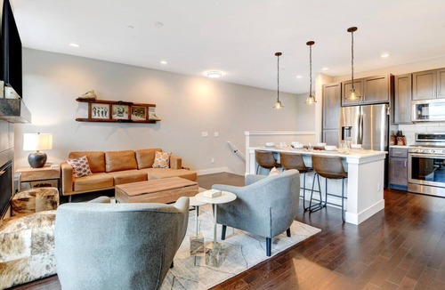 Rendezvous House | New Luxury Villa 9 / Great Views / Best Price - $500 FREE Activities Daily