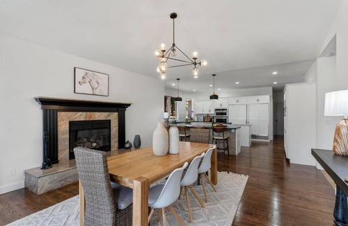 Woodmoor House | New! Mansion Retreat! Sleeps 20 + Games + Dogs OK