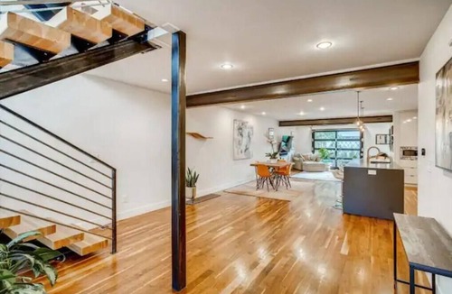 Sunnyside House | New modern 3-bedroom duplex in Denver with beautiful view and outdoor space