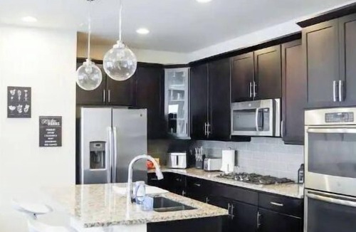 Centennial House | NEW! Modern 4 Level Home - 25 Minutes To DT Denver