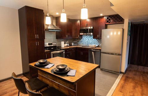 Gunbarrel Condo | NEW! Modern Condo w/Patio, 6 Miles to Dtwn Boulder