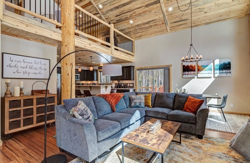 Fairplay Cabin | New Mountain Retreat - Secluded Rockies Basecamp - Hot Tub - Sleeps 6