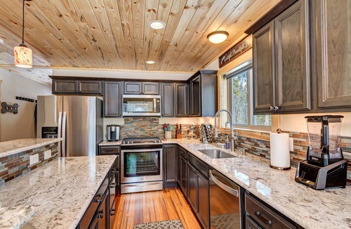 Fairplay Cabin | New Mountain Retreat - Secluded Rockies Basecamp - Hot Tub - Sleeps 6