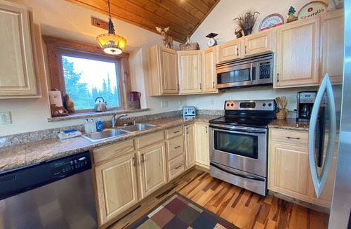 Valley of the Sun Cabin | New! Pet Friendly/Family Friendly Retreat with Epic Mountain Views - Horizon Ridge