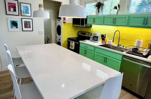 West Colorado Springs Cottage | New Private Cottage with Hot Tub Steps from Garden of the Gods