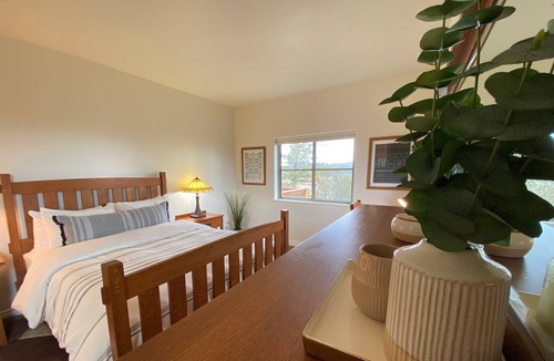 Hartsel House | New Rental! Modern, Spacious 3Br/3Bath Home with Hot Tub and Epic Views -Singletree Overlook