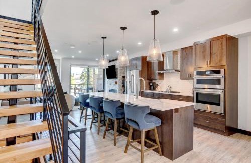 Winter Park House | New River Front Luxury Villa 238 I Hot Tub I Great Views I Best Price I FREE Adventures Daily