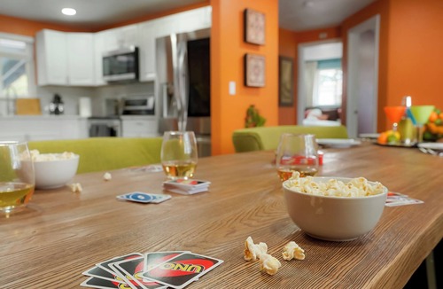 Westminster House | New + Spacious 5-bedroom house with hot-tub, games, and much more!