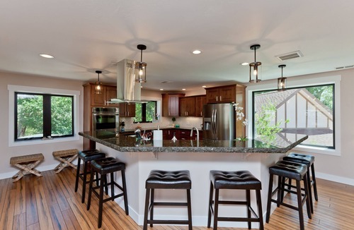 Grand Junction House | NEW! The Beatrice Estate (7-Bedroom) with Pool - Pets Allowed