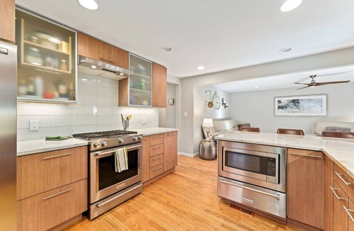 Southmoor Park House | New. The relaxing Denver Escape. Near DTC. Hot tub